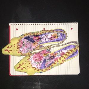 ✨VINTAGE✨ irregular choice strap on wedge